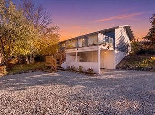 6105 Meadowland Cres N, Kamloops, BC V2C 5J1