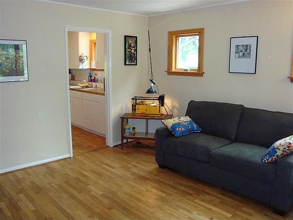 4th image of 1255 Kensington Dr