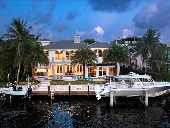 2nd image of 2307 N Riverside Drive