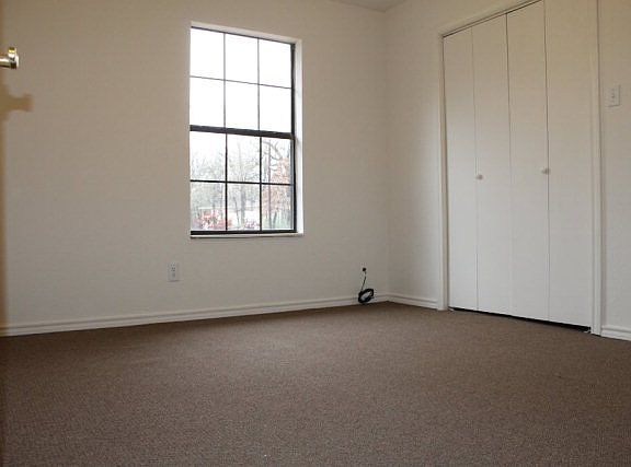 3rd image of 110 Calle Colleen St