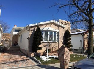 334 Green Valley Rd, Staten Island, NY 10312