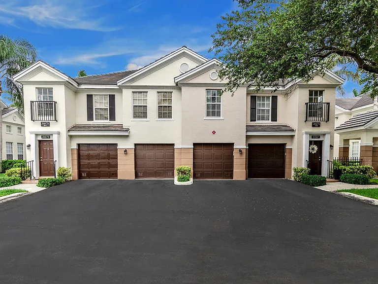 The Charleston Apartment Boca Raton