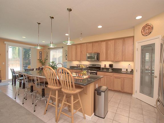 3rd image of 236 Cherry Blossom Ln
