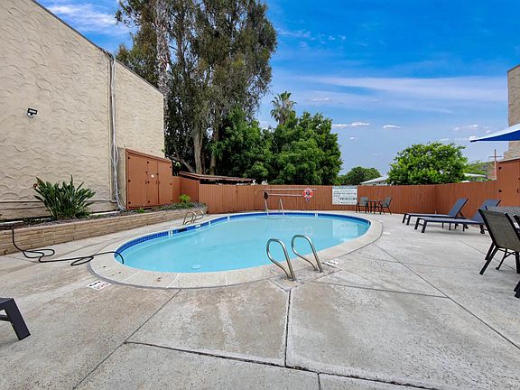 5th image of 8694 Lemon Ave