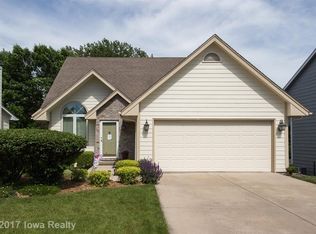 429 Prairie View Dr, West Des Moines, IA 50266