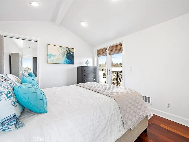 426 1/2 Narcissus Ave #1/2 — Photo 18