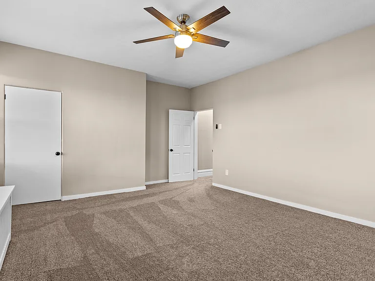 2 Gregory St — Photo 13