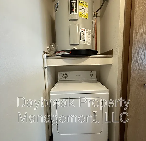 317 16th St S #5 — Photo 25