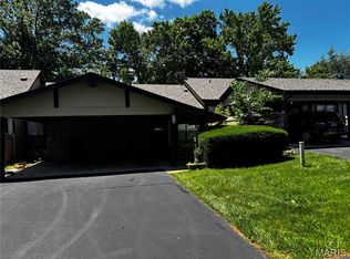 11021 Thousand Oaks Dr, Saint Louis, MO
