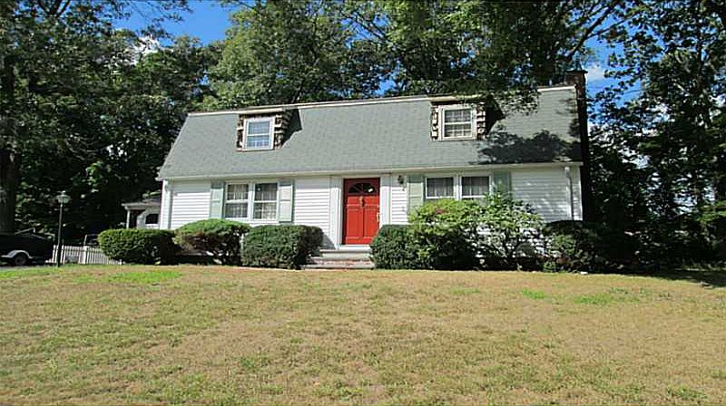 1st image of 121 Westwood Dr