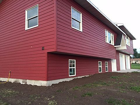 2nd image of 709 1st St NE
