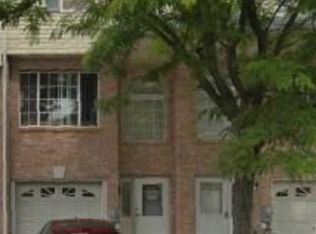 105 Pelican Cir, Staten Island, NY 10306