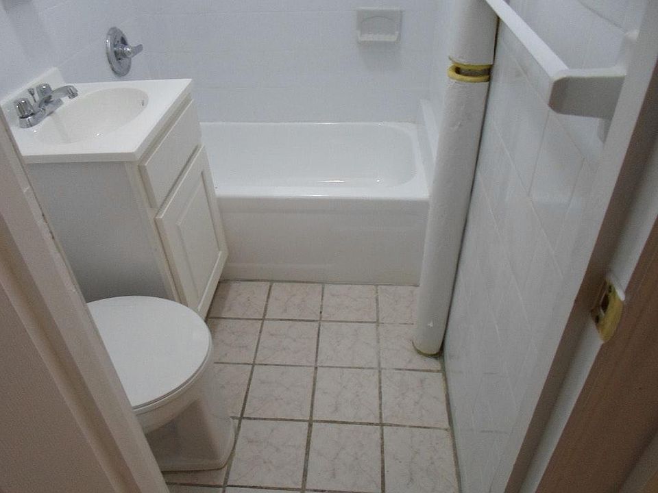 2nd image of 1230 Sheridan Ave APT 1B