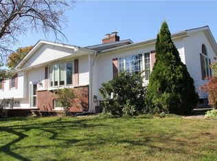 21 Wade Dr, Smithfield, RI 02828