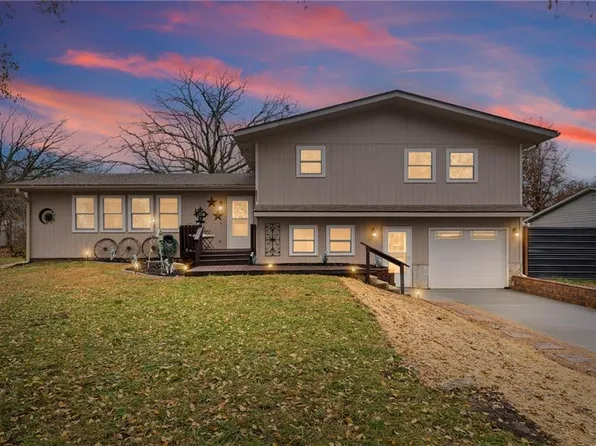 211 N Lincoln St, Garnett, KS 66032