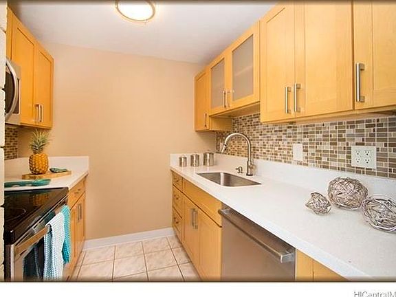 FURNITURE IN PHOTOS NOT INCLUDED