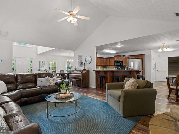 5th image of 517 Annslee Ln