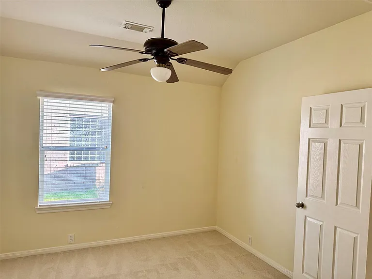 2607 Sun Cove Ln — Photo 17