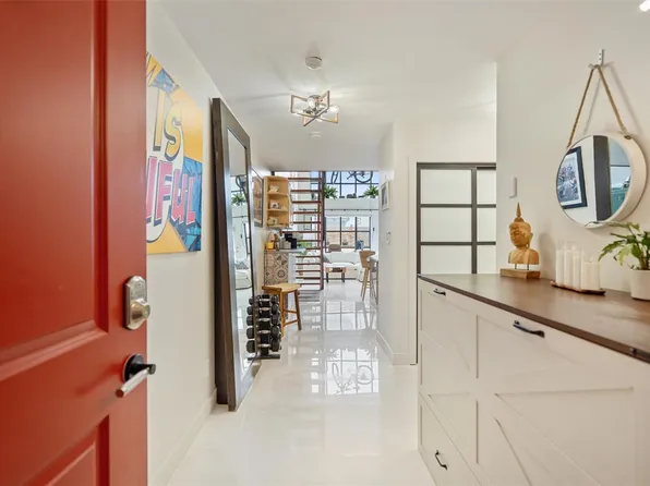 648 Herald St #305, Victoria, BC V8W 1S7