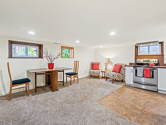 We just did six months of work on this apartment: soundproofing of ceiling as well as a new soundcurtain at the top of the stairs. New fan and 3 year old fridge.