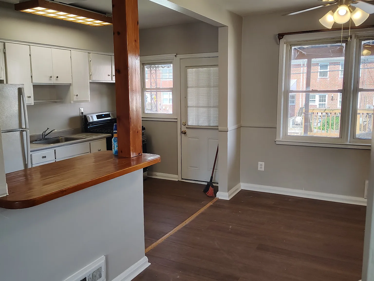 3 bed, 1260 sqft, $2,250 — Photo 3