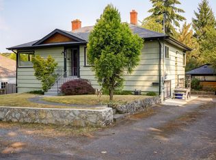 1050 Leslie Dr, Saanich, BC V8X 2Y8