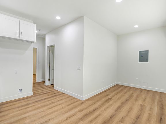 4th image of 16235 Merrill Ave #3