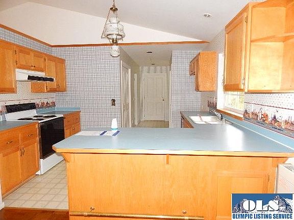 3rd image of 2310 Emerald Ct