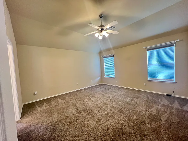 2205 SW 93rd St — Photo 18