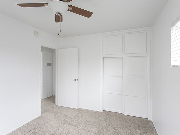 5th image of 909 1/2 Chalcedony St #0