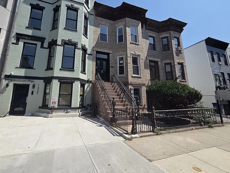 1329 Prospect Pl #3 — Photo 1