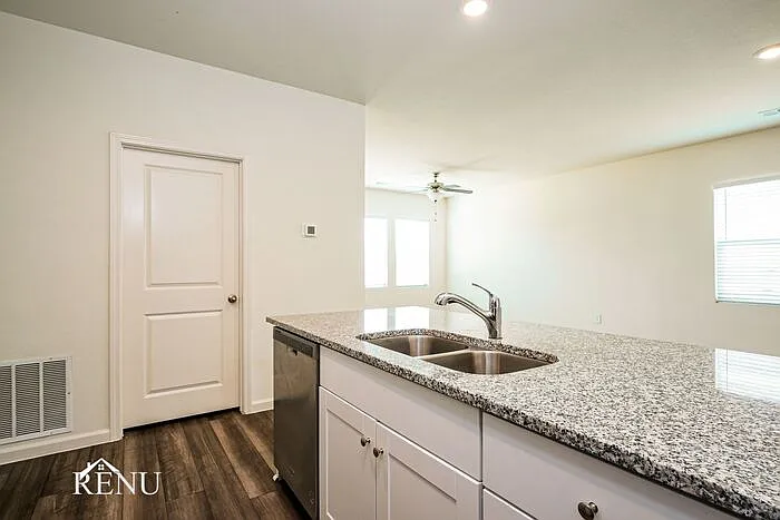 1604 Ancer Way — Photo 5