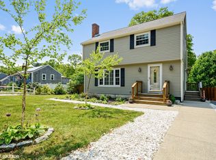 7 W Pond Rd, Plymouth, MA 02360