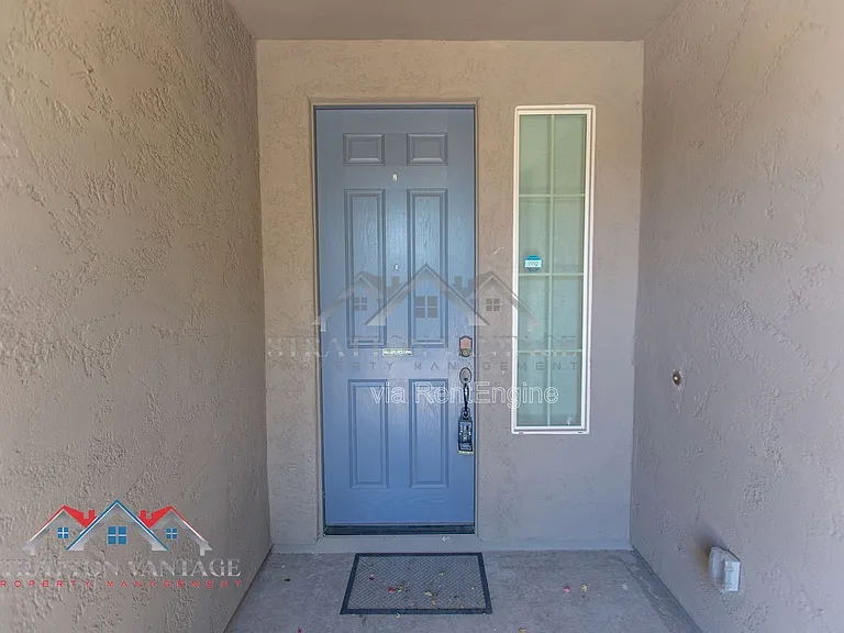 16264 W Canterbury Dr — Photo 5