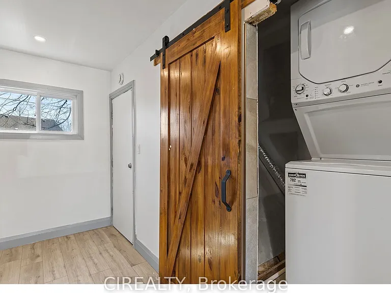 14 Elmwood Ave — Photo 10