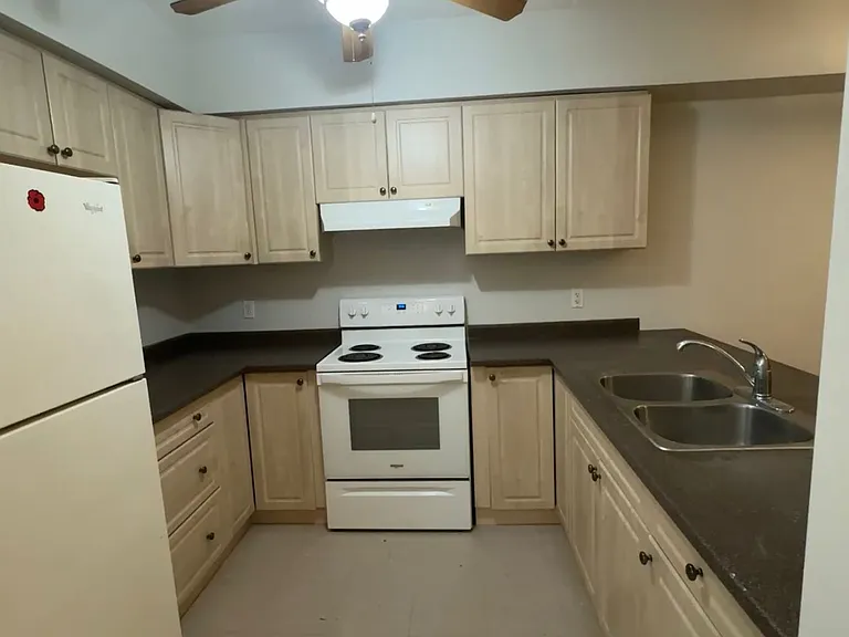 24 Harris Ave #112 — Photo 4