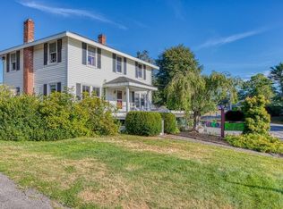 35 Howard St, Boothbay Harbor, ME 04538