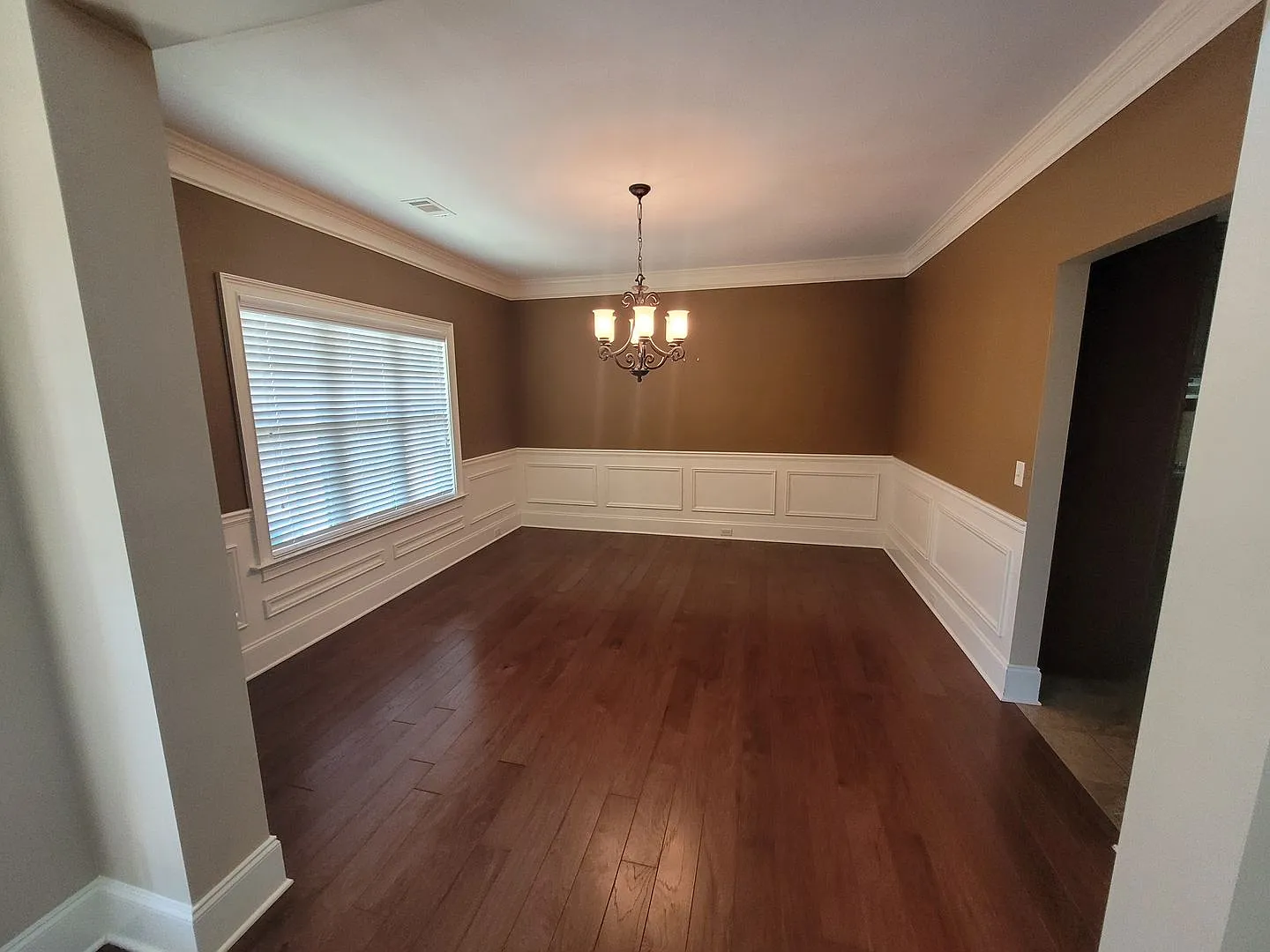 Gorgeous family home — Photo 3