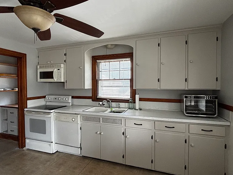89 Auburn St #89 — Photo 9