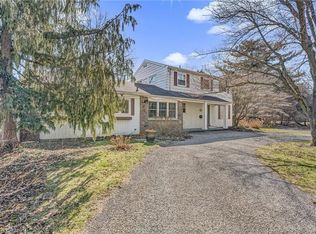 524 Meadow Wood Rd, Mississauga, ON