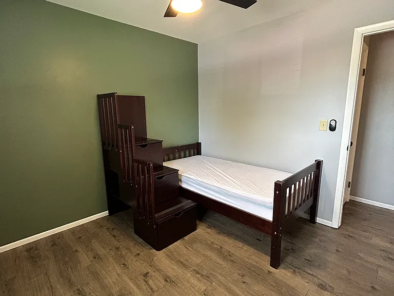 1184 Stanton St — Photo 18