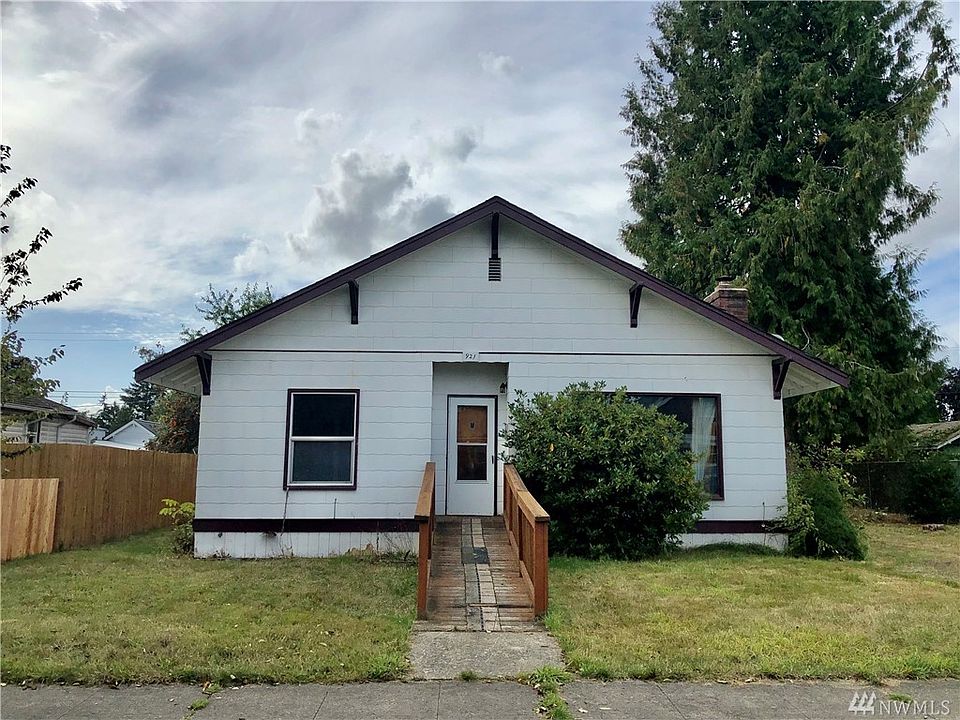 1st image of 921 N Washington Ave