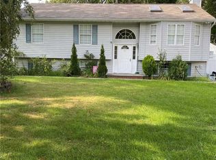 21 Logan Pl, Mastic, NY 11950