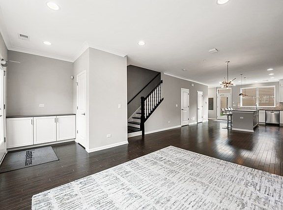 5th image of 3145 N Karlov Ave