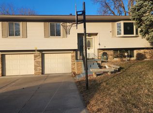 11430 Sunburst St, Omaha, NE 68164