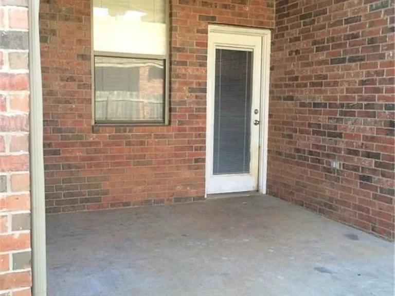 1828 Cedar Creek Ct — Photo 6