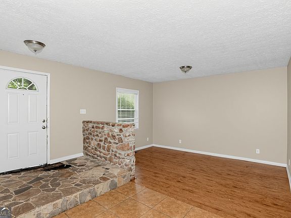 5th image of 1127 Renee Dr