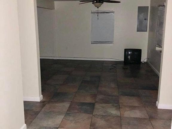 5th image of 524 Engeron St