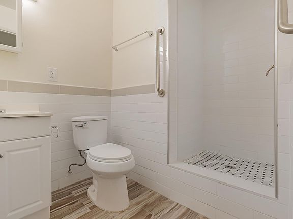 5th image of 1026 N Bonnie Brae St