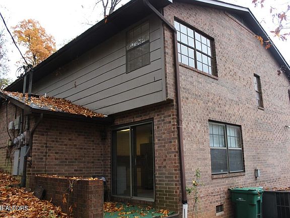 4th image of 5736 Woodleaf Dr